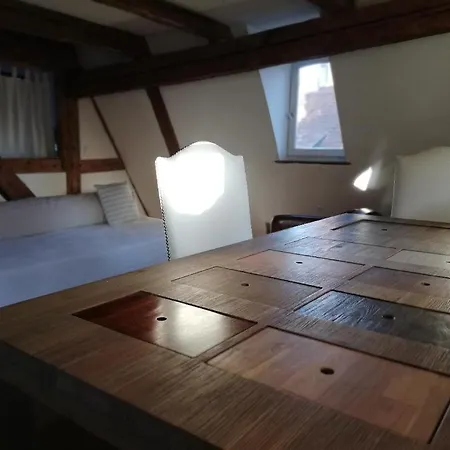 La Chaumiere Apartment *
